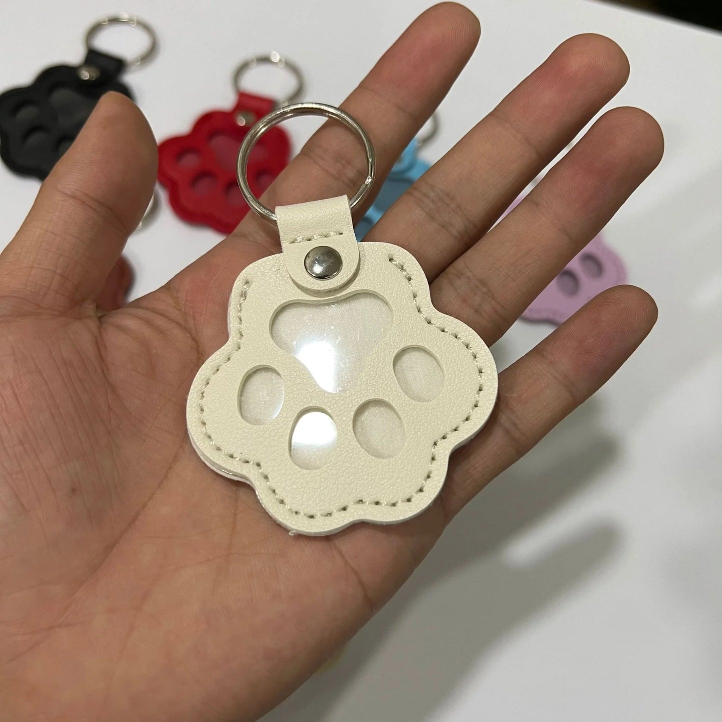 1PC  Leather pet hair storage bag, cat paw keychain, multifunctional